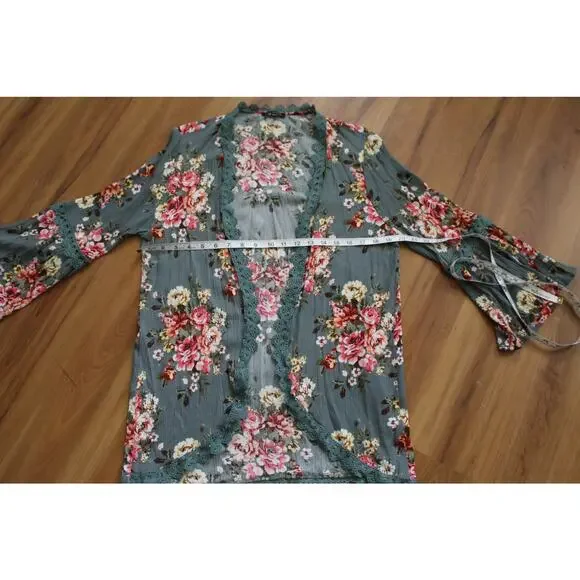 Women's Size Large Staccato Cardigan Lace border area sides Roses BOHO - Picture 7 of 8